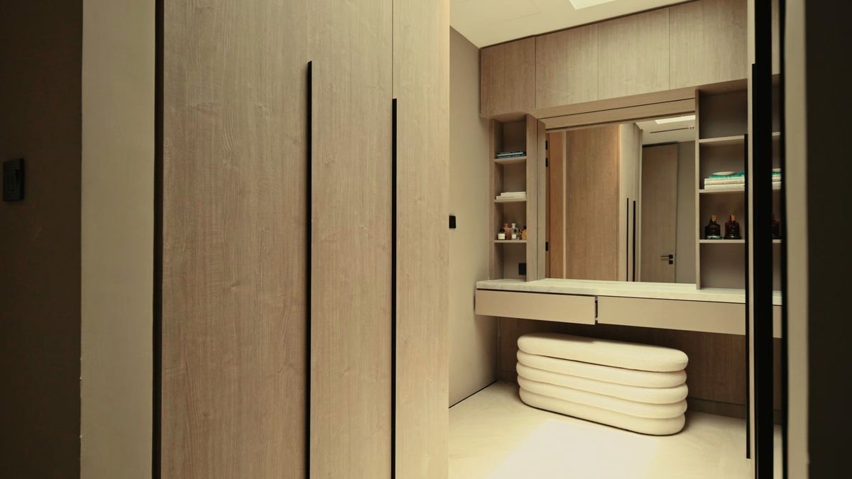 Walk-in wardrobe