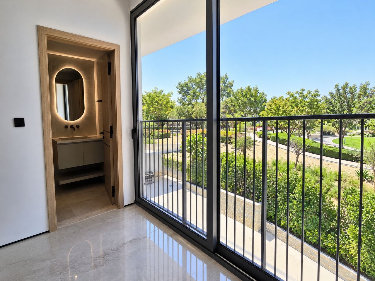 Upstairs landing opening onto the garden